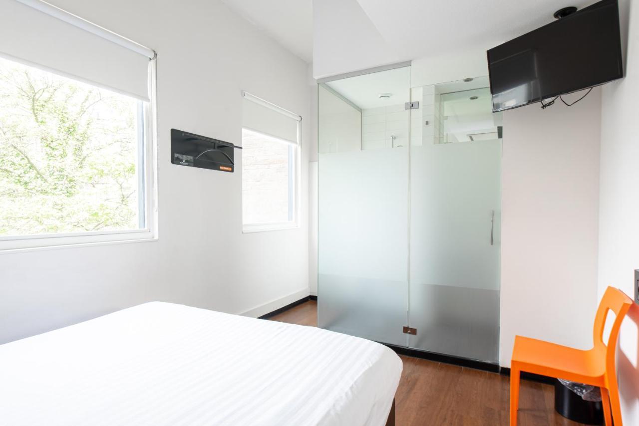 Easyhotel Amsterdam City Centre South Exterior foto